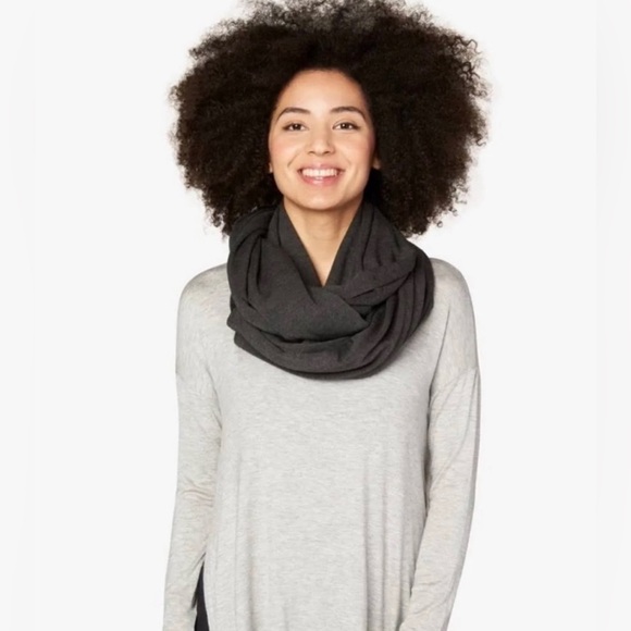 Beyond Yoga Infinity Scarf With Zippered Pocket - Picture 7 of 8